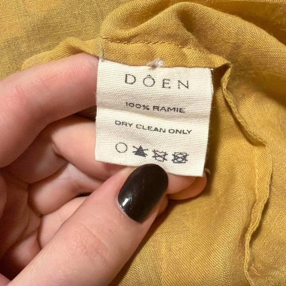 Doen Sparrow Top in Marigold. Size small